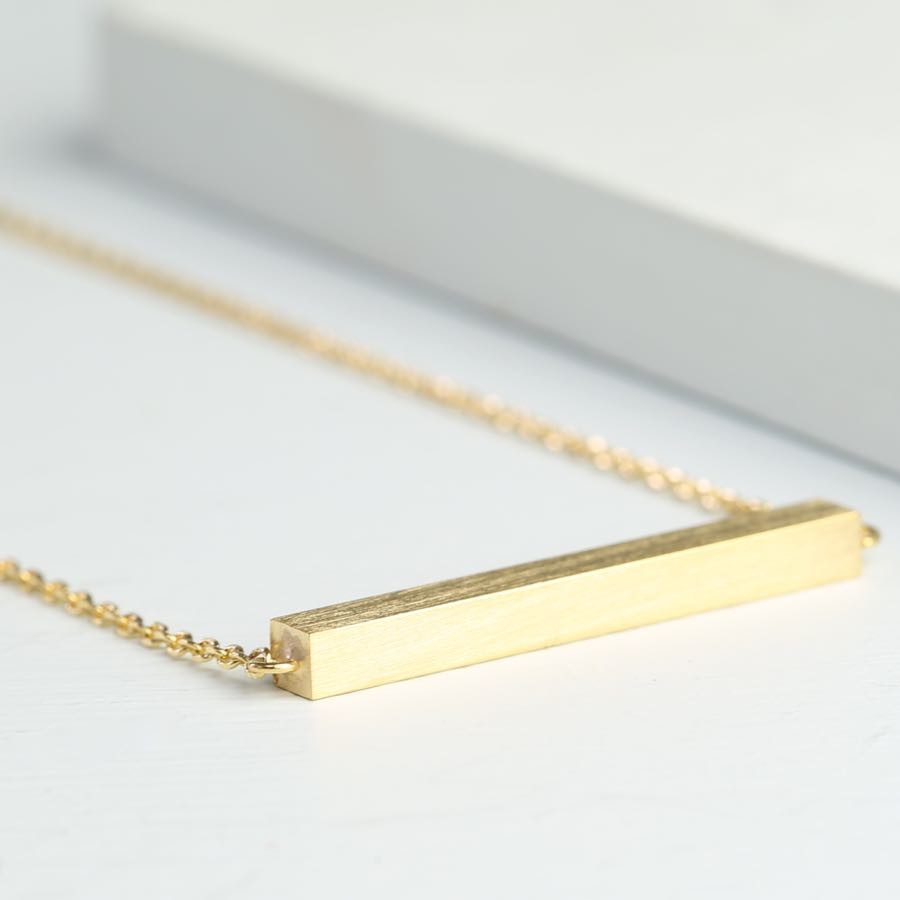Horizontal bar necklace in gold